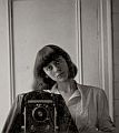 Ausschnitt aus Diane Arbus, Selbstporträt, 1945
